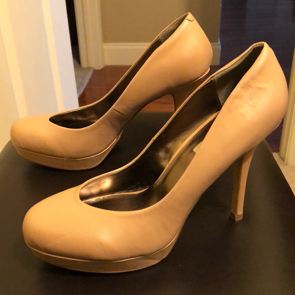 Heels - Picture 2 of 4